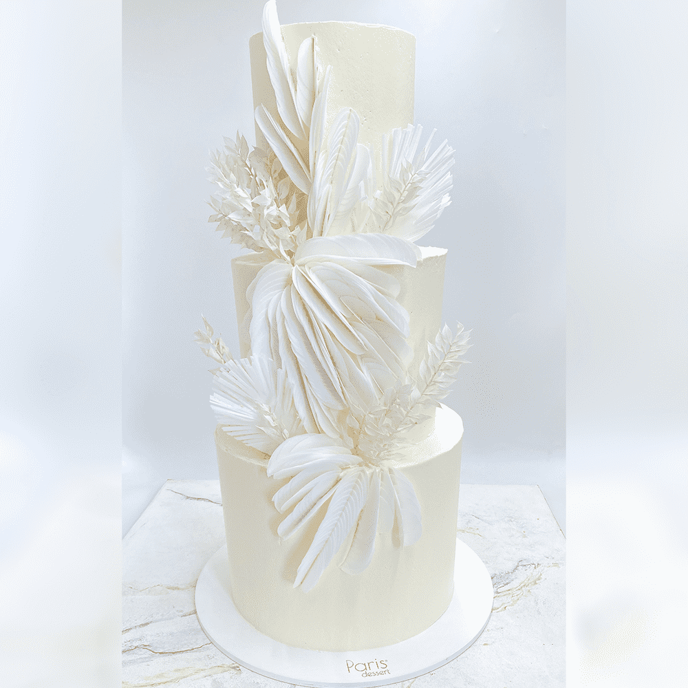 Весільний торт з рисовими квітами