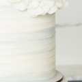 Ніжний весільний торт з гортензією